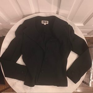 Fitted black short blazer jacket